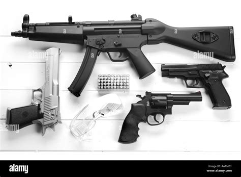 Heckler Koch Mp5 Black And White Stock Photos And Images Alamy