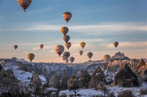 Editorial Goreme Hot Air Balloons Editorial Image Image Of Cave