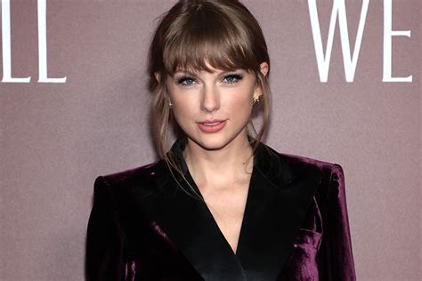 Taylor Swift Meets Her Doppelganger Hypebeast