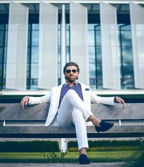 White Suits For Men Everything You Need To Know Top Picks