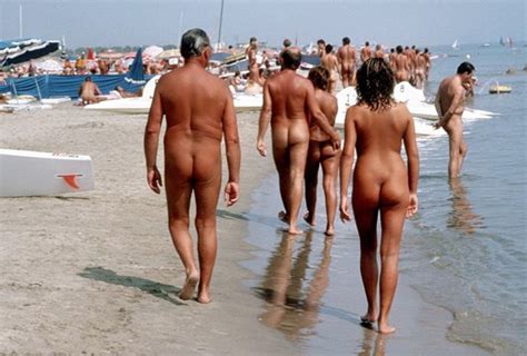 Conhe A As Melhores Praias De Nudistas Na Europa Fotogalerias Correio Da Manh
