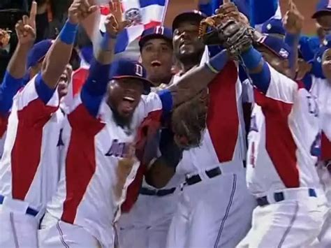 dominican republic wins world baseball classic and puerto rico showed a ton of class business
