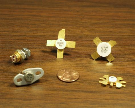 Microwave Transistors Rf Transistors 30 Mhz Surface Mounted Rs 2000