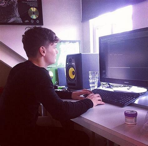 So glad season 4 of the martin garrix show is finally here! MARTIN GARRIX BRASIL on Twitter: ""@garrix_girl ...