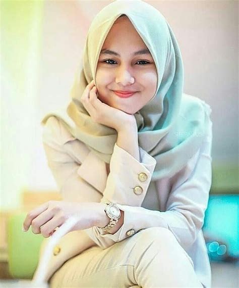 4 contoh makeup yang lagi hits buat selfie pas di rumah aja. Foto Cewek2 Cantik Hijab Buat Quotes - Pin On Pretty Hijab ...