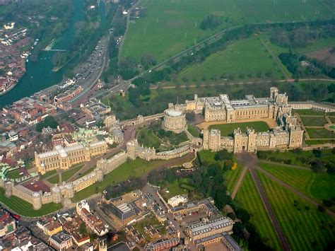 Figurawindsor Castle From The Air Wikipedia An Piemontèis L