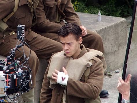 'dunkirk' harry styles is back and fans can't handle it. Harry Styles Fights For His Life In The 'Dunkirk' Movie Trailer: Watch - Breaking Music News ...