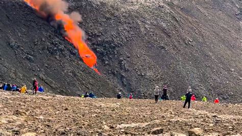 Iceland Lava Wall Breached Geologist Explains Volcano Eruption Youtube