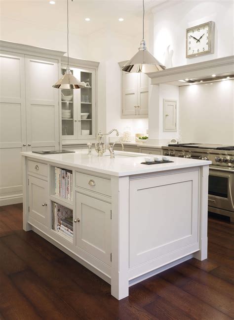White Kitchens With Islands DECOOMO