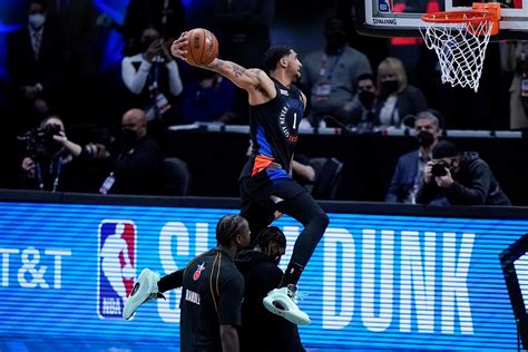 Anfernee Simons Nearly Kisses Rim To Win Nba Slam Dunk Title Daily News