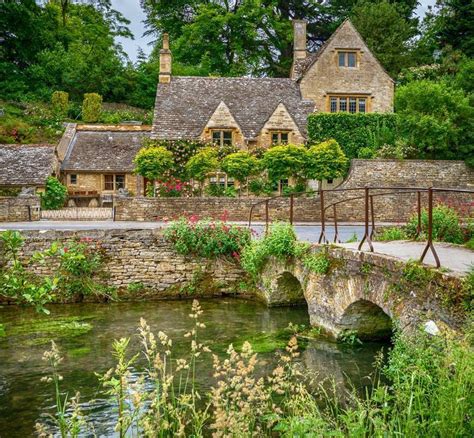 The Cotswolds At Bibury On The River Coln Delightful Delicious De