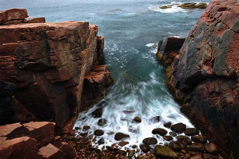 Acadia National Park Usa 2012 Waves Crashing Into A Rugg Flickr