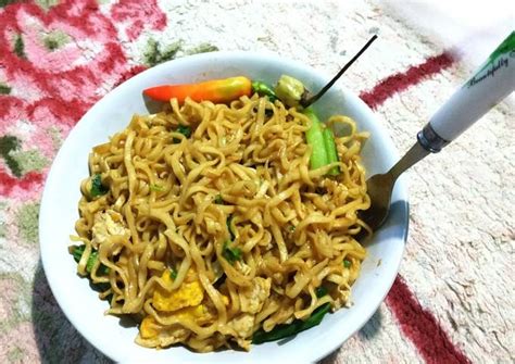 Silakan klik cara memasak oseng mie burung dara | resep masakan indonesia sehari hari untuk melihat artikel selengkapnya. Resep Mie goreng burung dara oleh Bunda Raffa - Cookpad