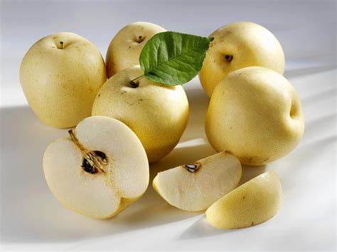 A Guide To Varieties Of Pears From Anjou To Williams