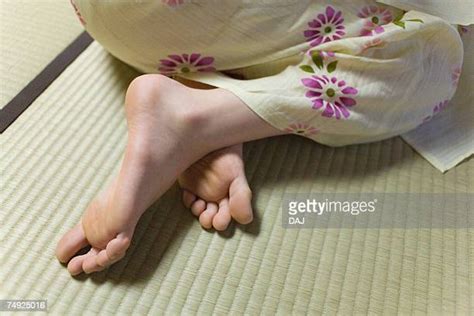 Feet Of Japanese Yukata Woman Photos Et Images De Collection Getty Images