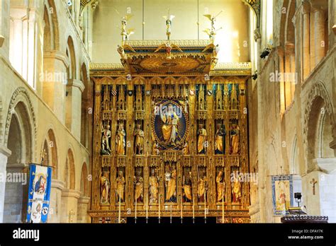 Reredos Hi Res Stock Photography And Images Alamy