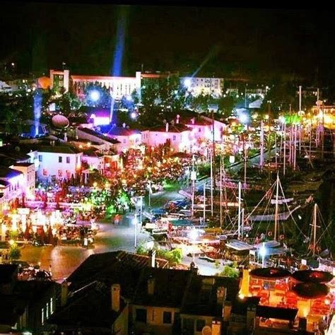 The Bars And Clubs And Restaurants In Marmaris Turkey At Night Marmaris Marmaris Turkey Bars