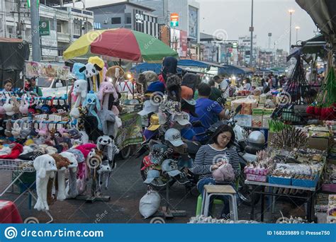 thailand-mae-sai-border-market-street-editorial-stock-image-image-of-night,-province-168239889