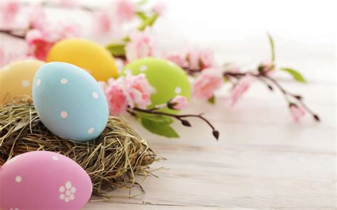 Download Cute Easter Pastel Eggs Wallpaper