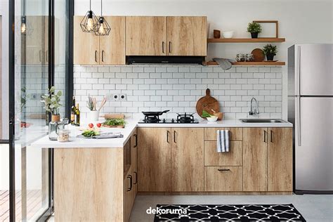 Sehingga, memiliki kitchen set dengan rak dapur terbuka ke atas seperti ini tentu dapat menjadi solusi anda. Kitchen Set Dapur, Apakah Perlu untuk Dapur Fungsional?