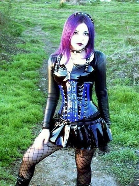 Pin By Jeresy On Punk Goth Girls Gothic Fashion Fashion