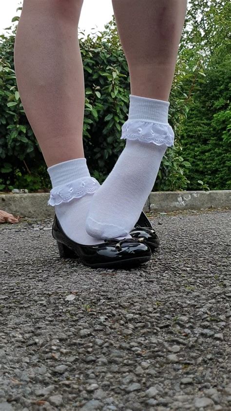 Pin By Robert Wallace On Tights Socks And Leggins Girls Ankle Socks Pretty Socks Girl White