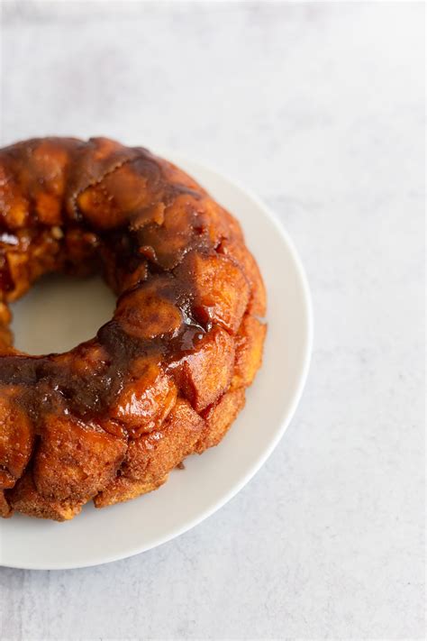 Have you ever had monkey bread before? Monkey Bread with Canned Biscuits - Food Banjo