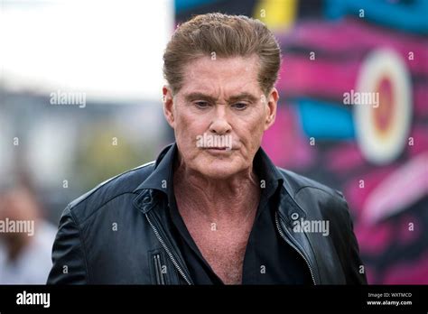 David Hasselhoff Berlin Wall Hi Res Stock Photography And Images Alamy