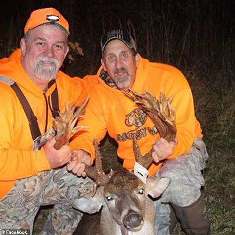 Illinois Hunter Shoots What Could Be Largest Buck On Record For The Us