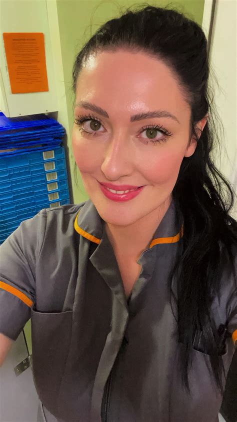 quick nurse work selfie f27 r selfie