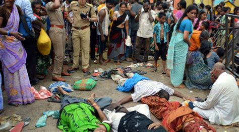 10 Killed In Stampede At India Temple Capital News