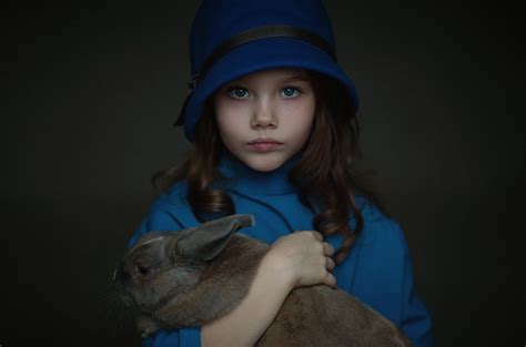Little Girl With Rabbit Wallpaperhd Girls Wallpapers4k Wallpapers