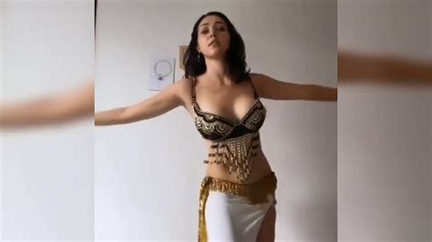 رقص عربي صاحبة اجمل رقصة عربية في العالم Youtube