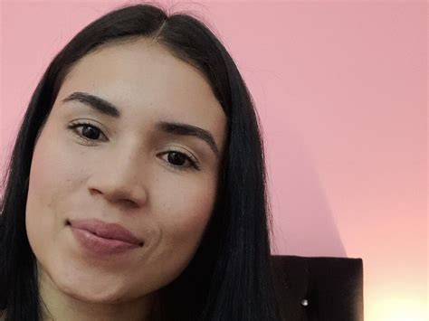 Emilyelite Big Titted Black Haired Latin Female Webcam
