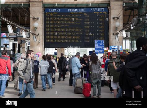 Paris Train Station Departure Board Hi Res Stock Photography And Images