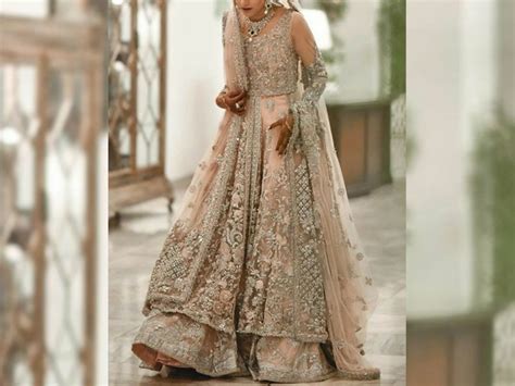 Pakistani Bridal Dresses 2022 For Walima