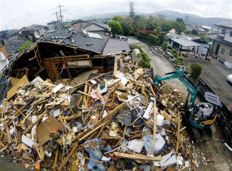 According to imperial records, approximately 830,000 people lost their lives. 熊本地震による住宅被害、1万棟超す 熊本、大分両県で：朝日 ...