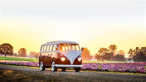 Volkswagen Bus Wallpapers Top Free Volkswagen Bus Backgrounds Wallpaperaccess