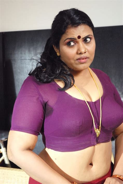 Kerala Mallu Aunty Parvthi Kutti Hot Saree Remoed Biggg Melons Poppint