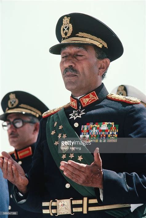 كشف محمد أنور السادات ابن شقيق الرئيس الراحل أنور السادات، أن جيهان السادات أبدت رغبتها قبل وفاتها بأن تدفن بجوار زوجها الرئيس الراحل محمد أنور السادات. صور للرئيس المصري الراحل محمد أنور السادات - منتديات درر العراق