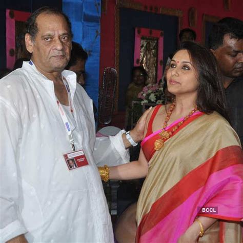 Rani Mukerji With Her Uncle Shomu Mukherjee Attends The Durga Puja