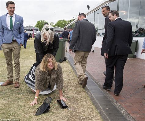 Melbourne Cups Stakes Day 2016 Get Rowdy As Racegoers Fight Eachother