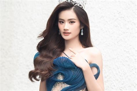 Hoa hậu Ý Nhi gây tranh cãi với câu Em nhà thơ Hàn Mặc Tử và vua