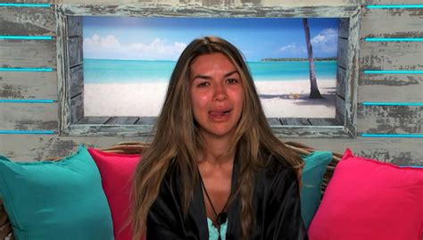 Love Islands Ekin Su Breaks Down In Tears Over Davide Leaving Itv