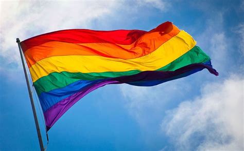 Cuál es la historia y el significado de las banderas LGBT El Express