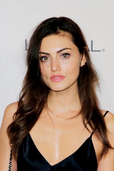 Phoebe Tonkin Attends The 2015 Entertainment Weekly Pre Emmy Party At