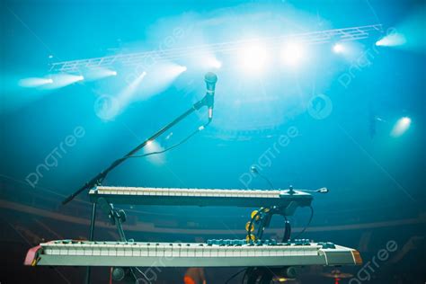 The Piano On Stage In The Spotlight Before The Concert Photo Background