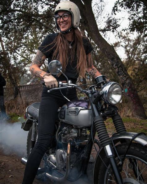 She Is Prety Right Bike Style Moto Style Triumph Cafe Racer Cafe