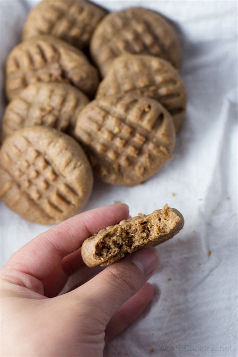 These healthy oatmeal cookies are made without gluten, dairy, sugar or oil, but are packed with fiber! Tahini Date Cookie | Recipe (With images) | Healthy ...