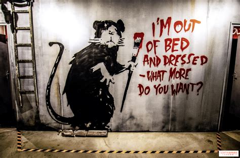 Inescapable and mysterious, banksy is the current star of street art. Banksy est confiné : il redécore ses toilettes avec une ...